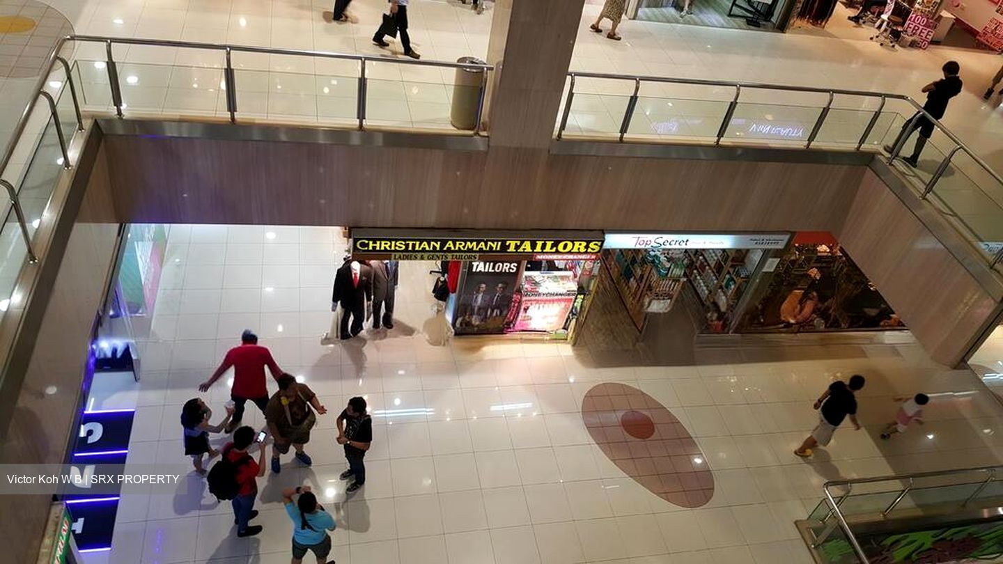 Scotts Road (D9), Retail #504182411